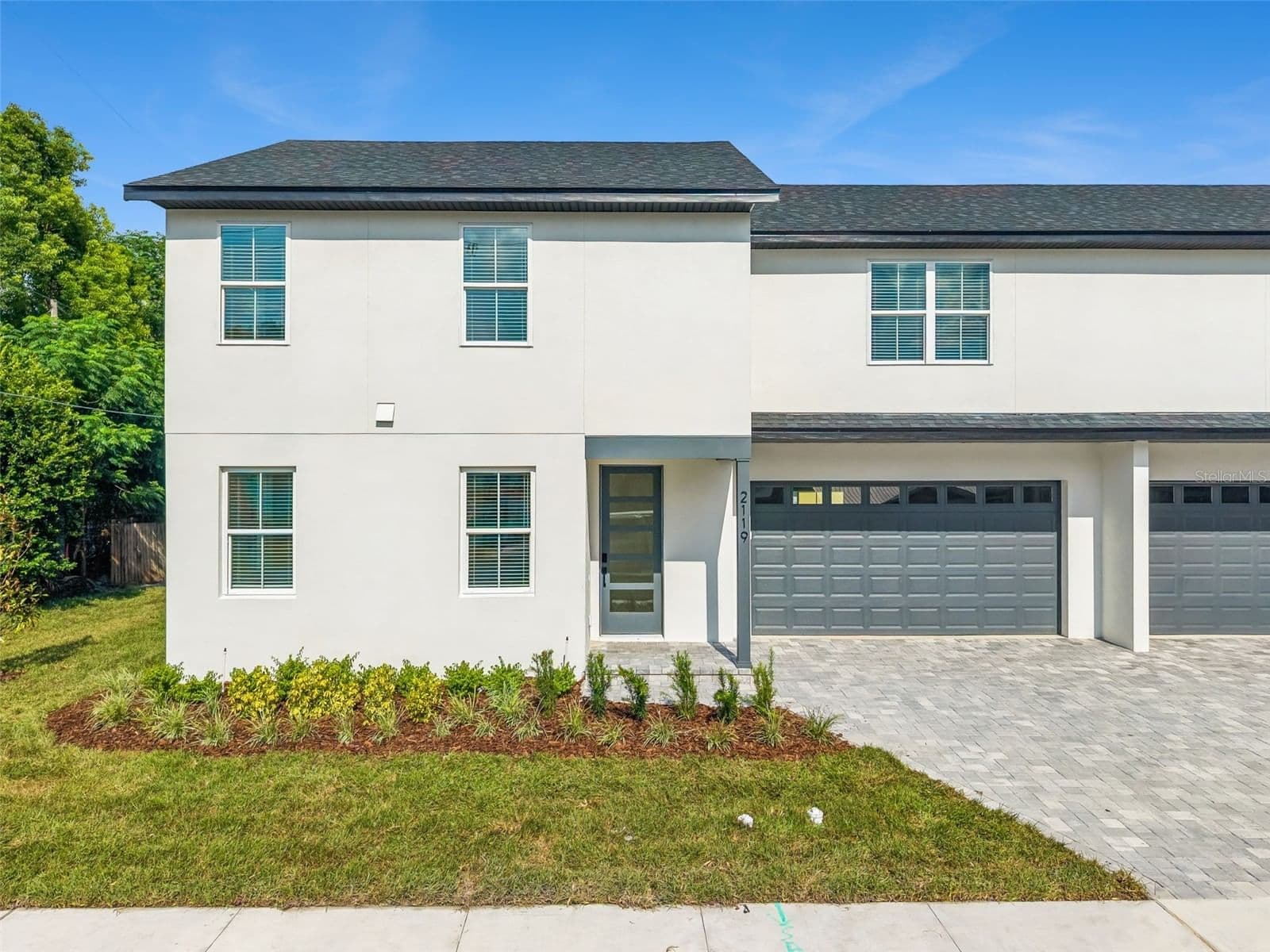 2119 LUCERNE