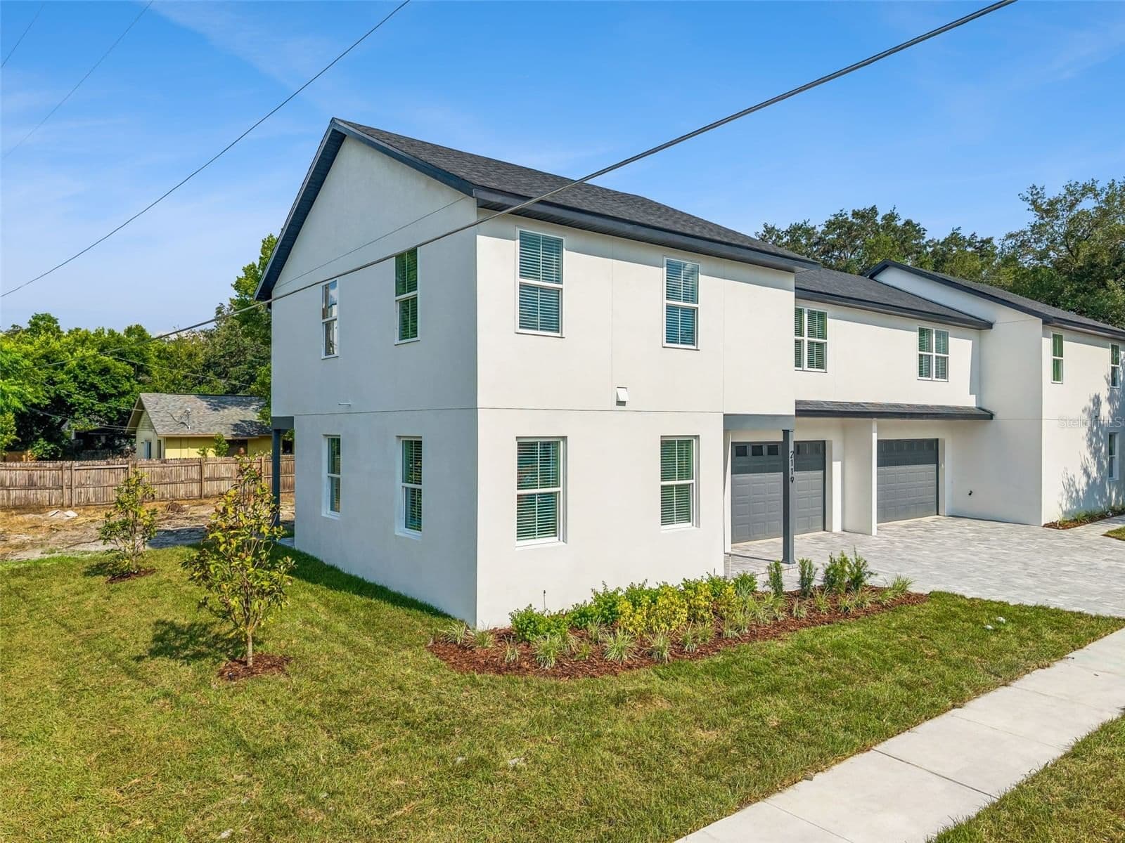 2119 LUCERNE