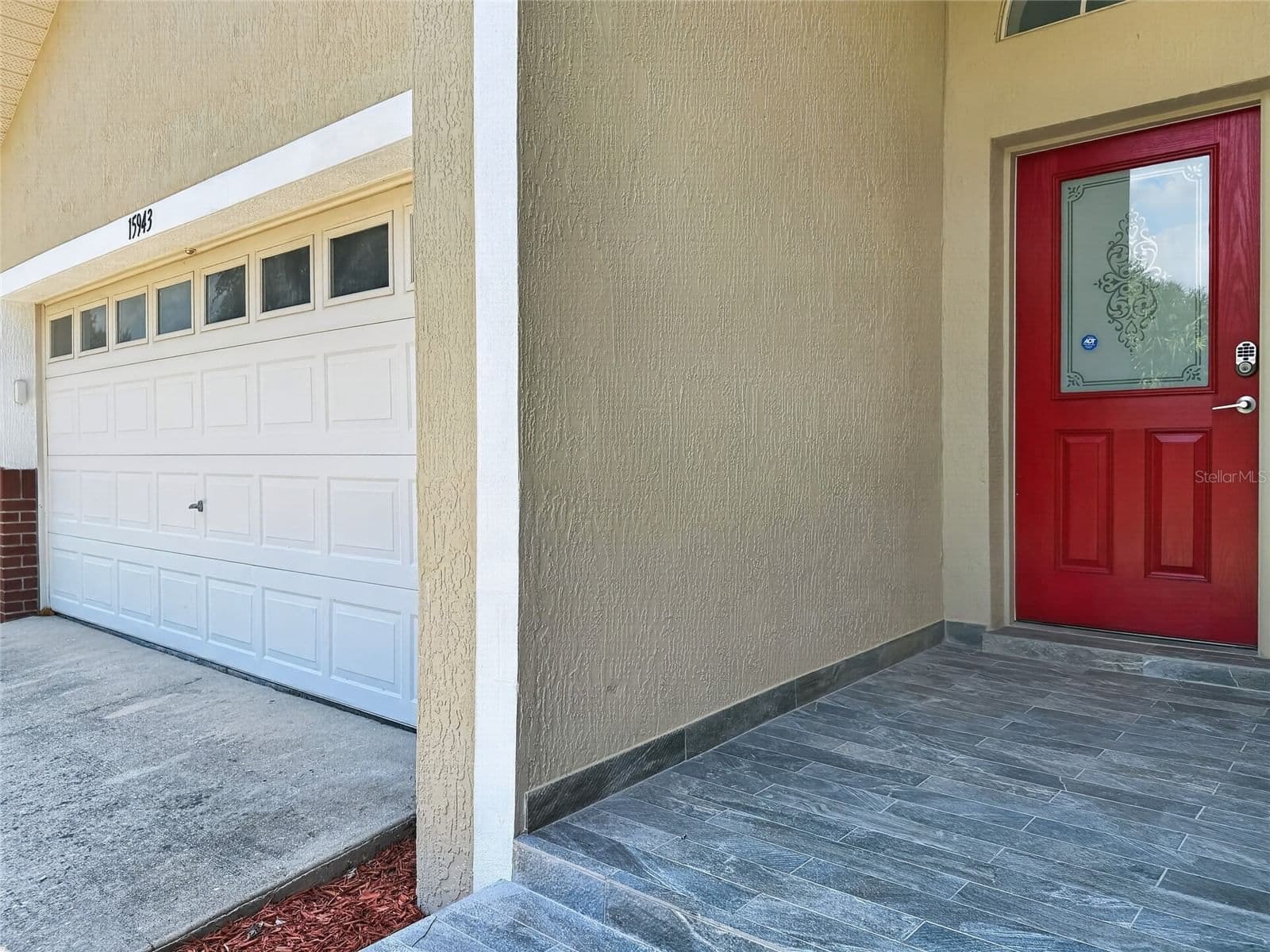 Photo 4 of 15943 HERON HILL