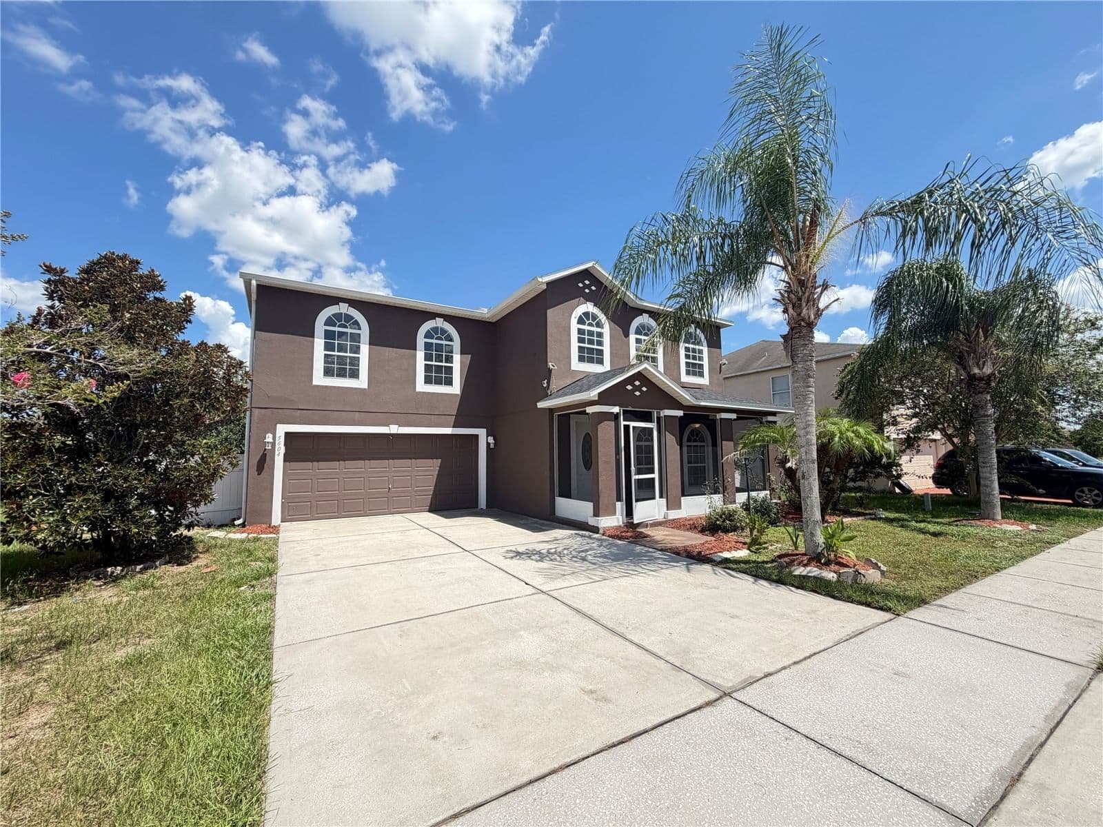 5604 ROYAL HILLS
