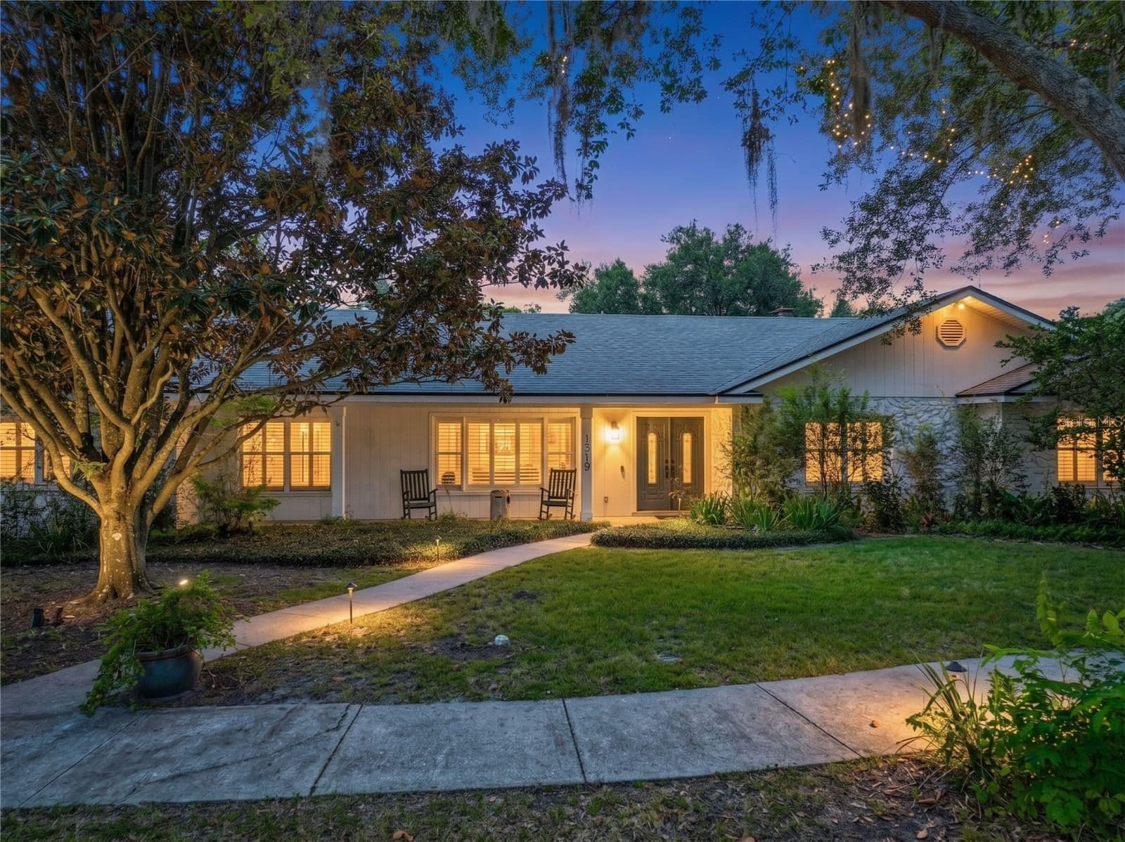1319 BUCKWOOD