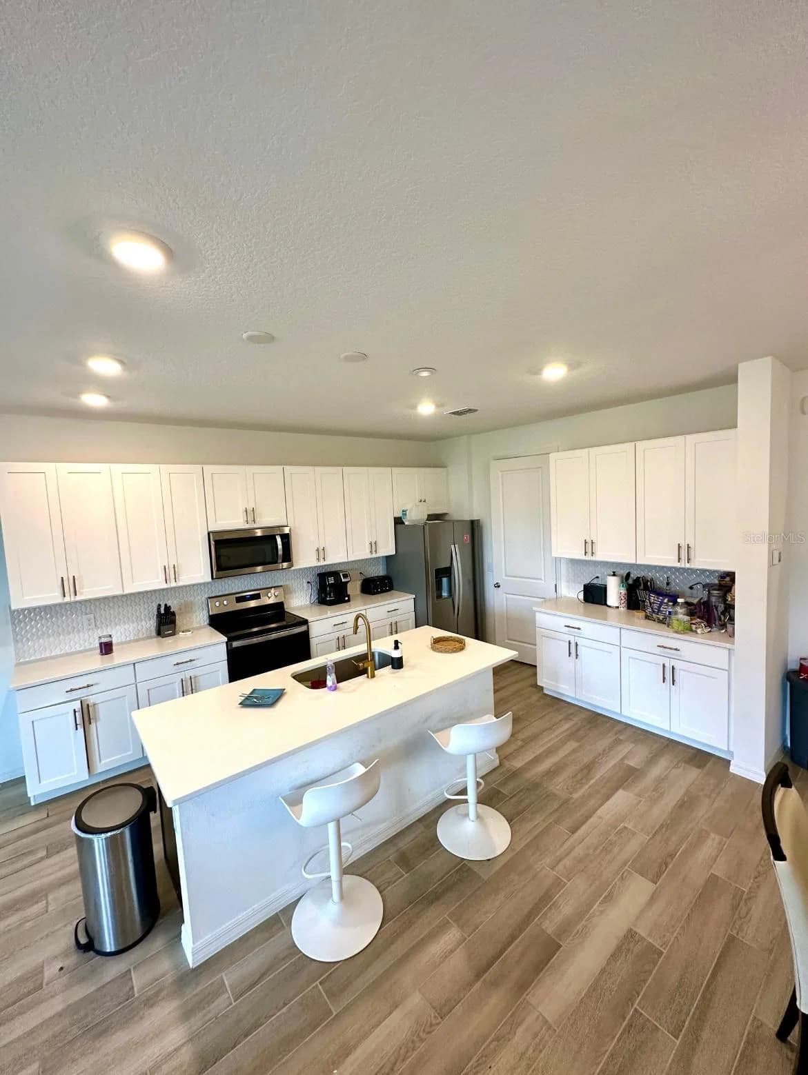 Photo 4 of 821 BENOI DR,