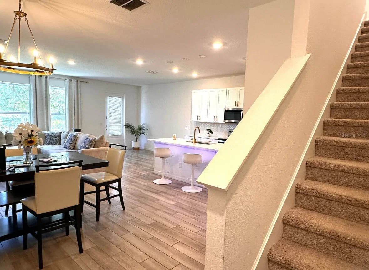 Photo 5 of 821 BENOI DR,