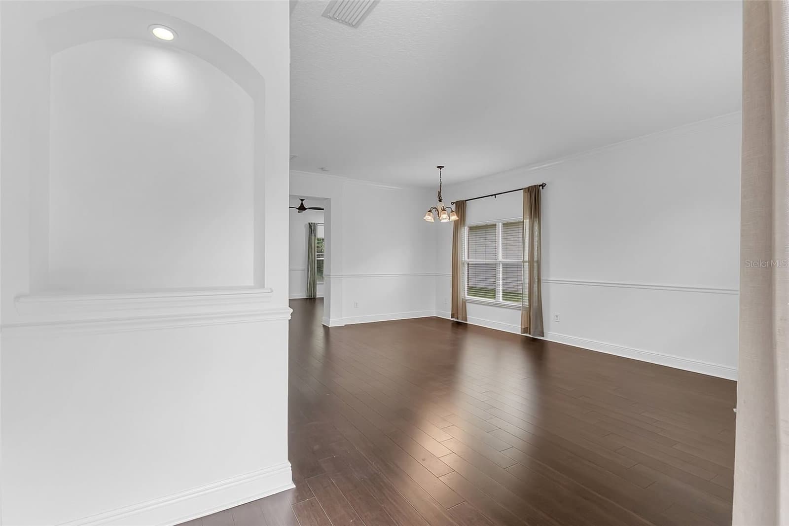 1127 CRANE CREST