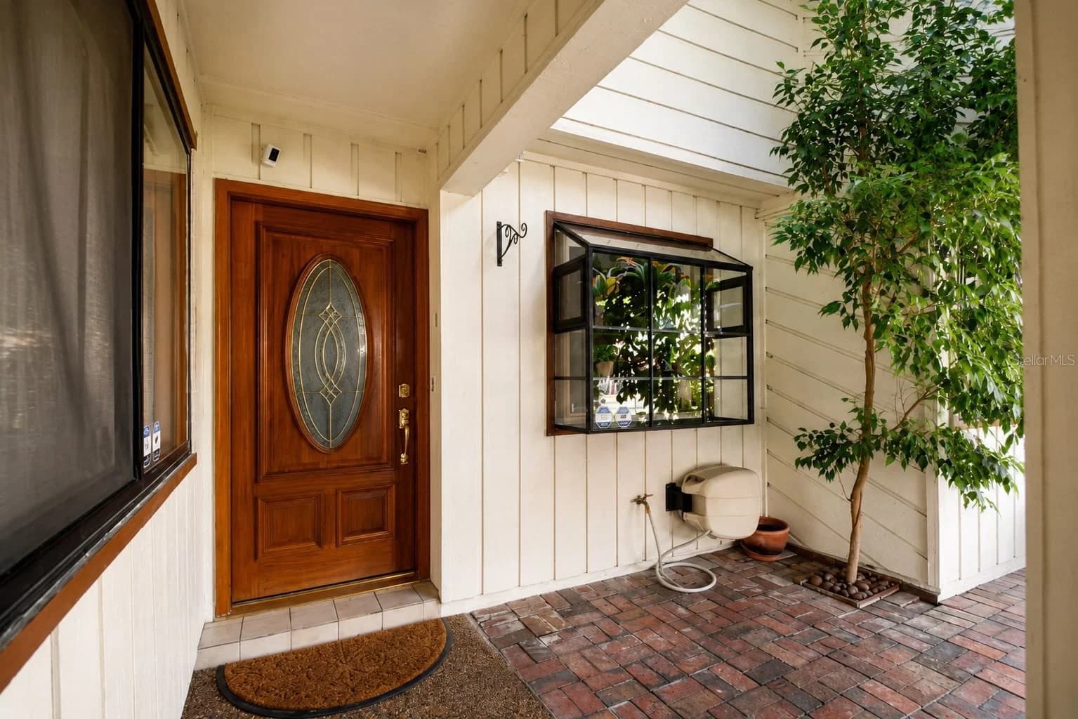3884 VILLA ROSE