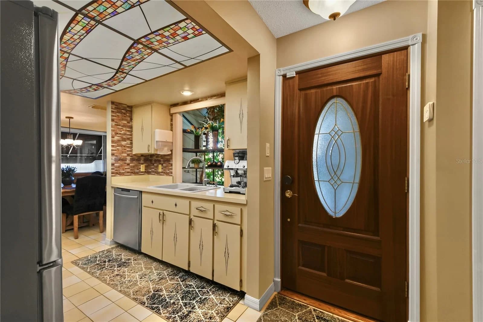 3884 VILLA ROSE