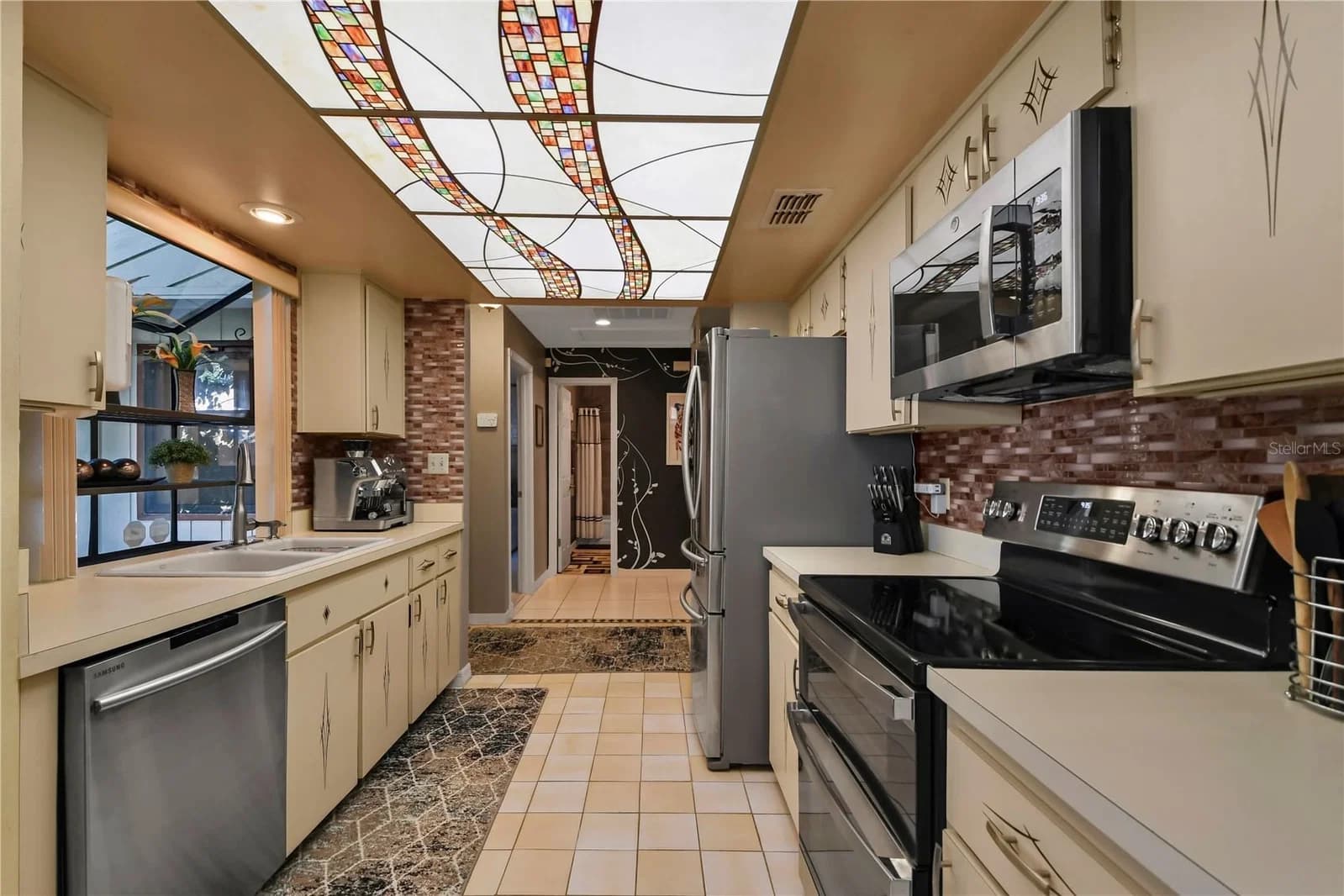 Photo 5 of 3884 VILLA ROSE