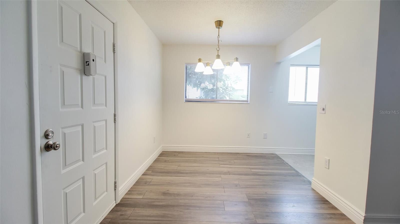 Photo 5 of 2509 OAK PARK