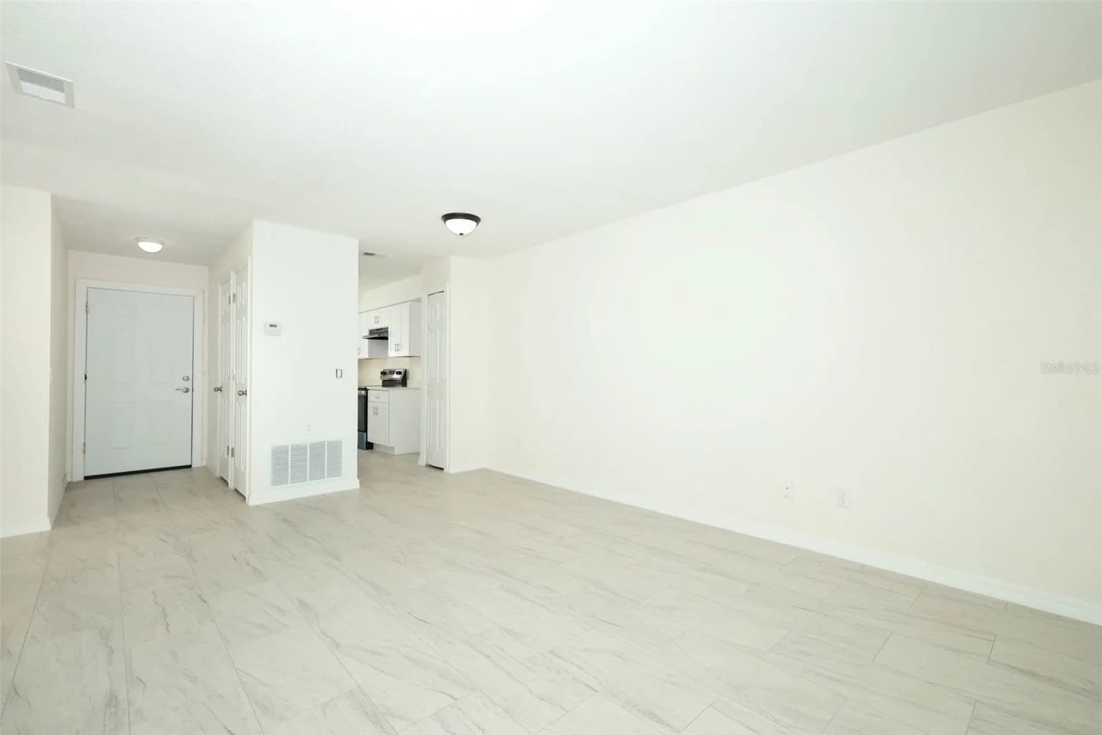 Photo 4 of 6950 EDGEFIELD