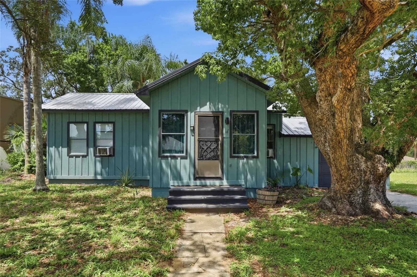 4 BAY, Davenport, FL