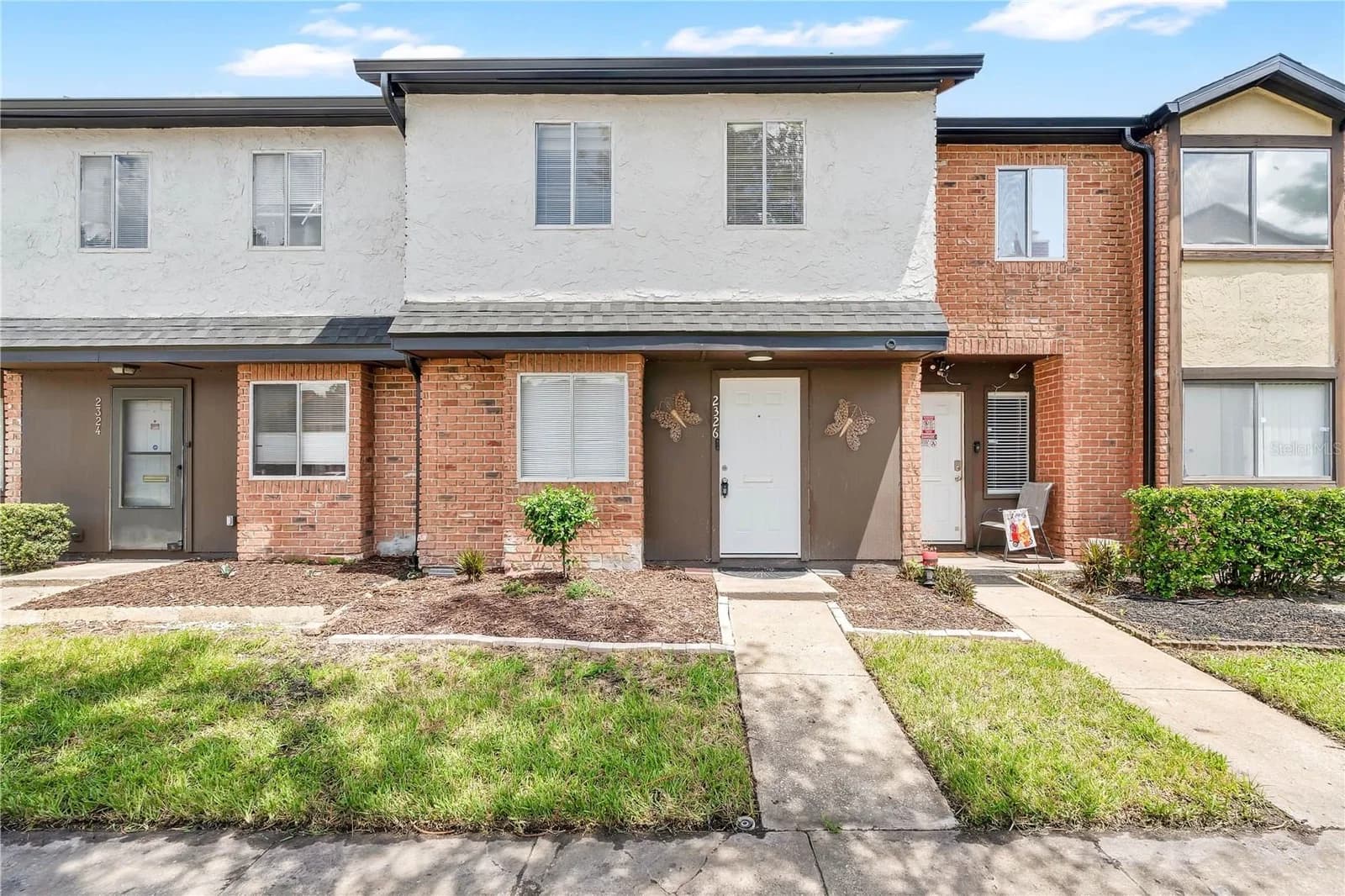 2326 HUNTINGTON GREEN