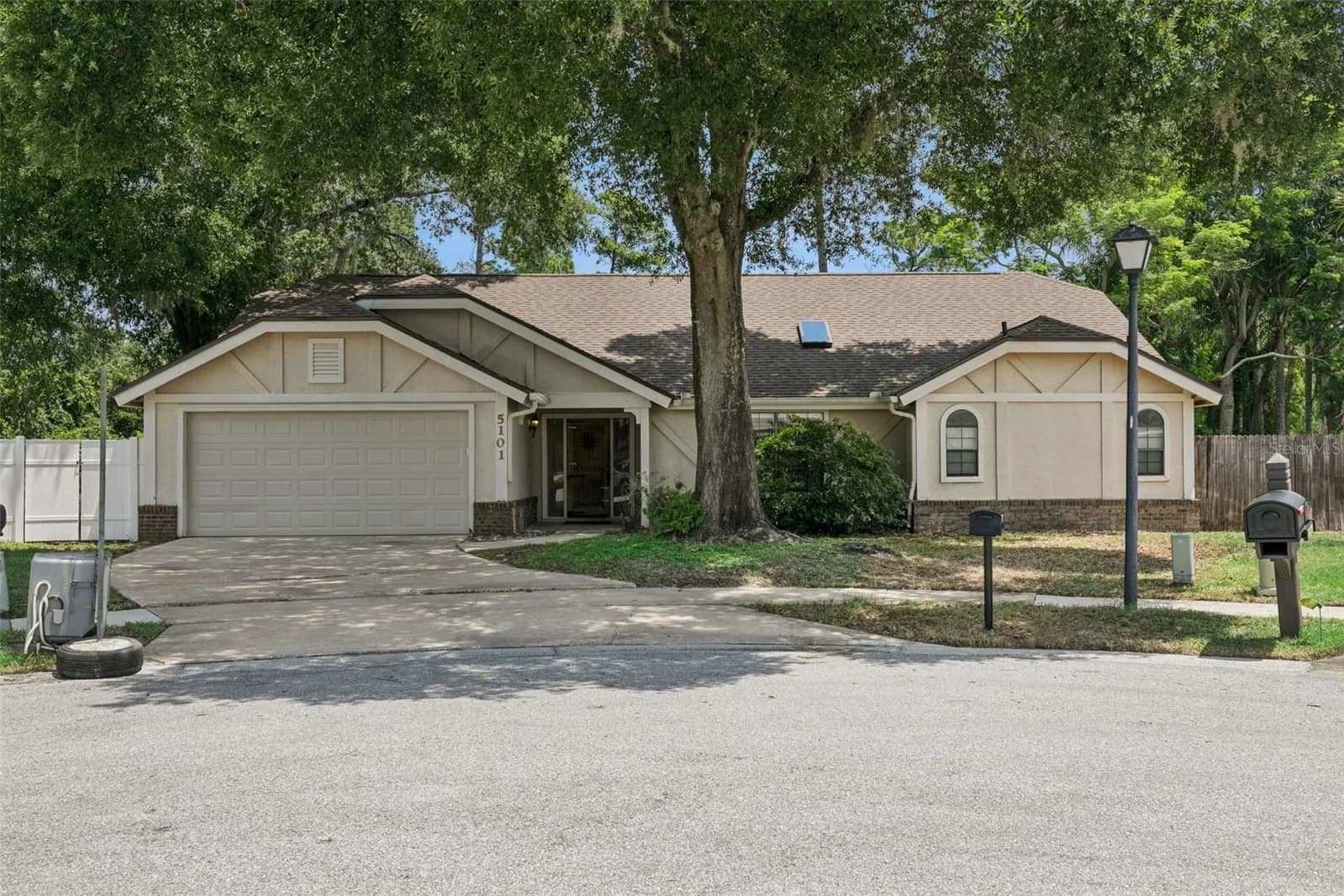 5101 GOLDENWOOD