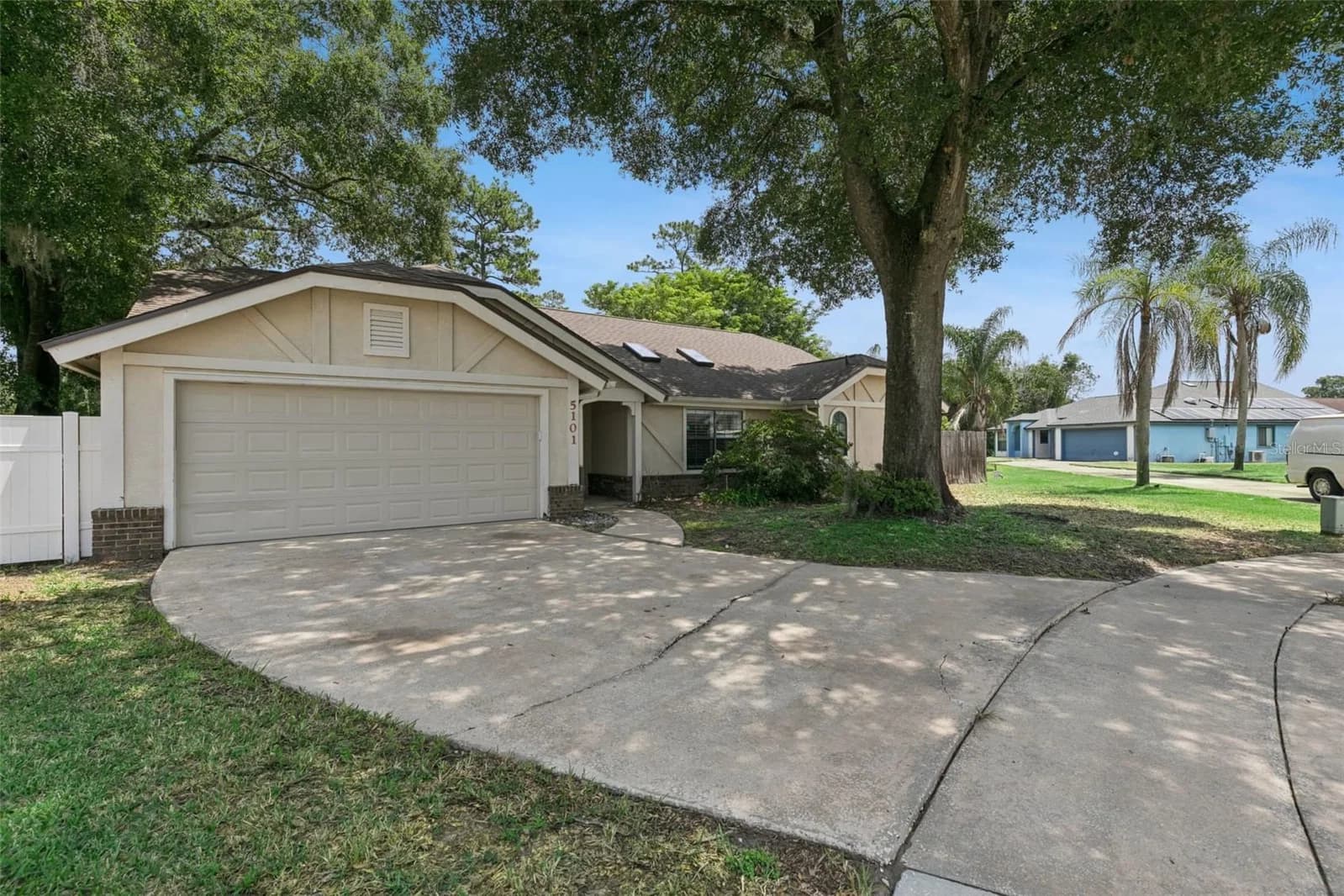 5101 GOLDENWOOD