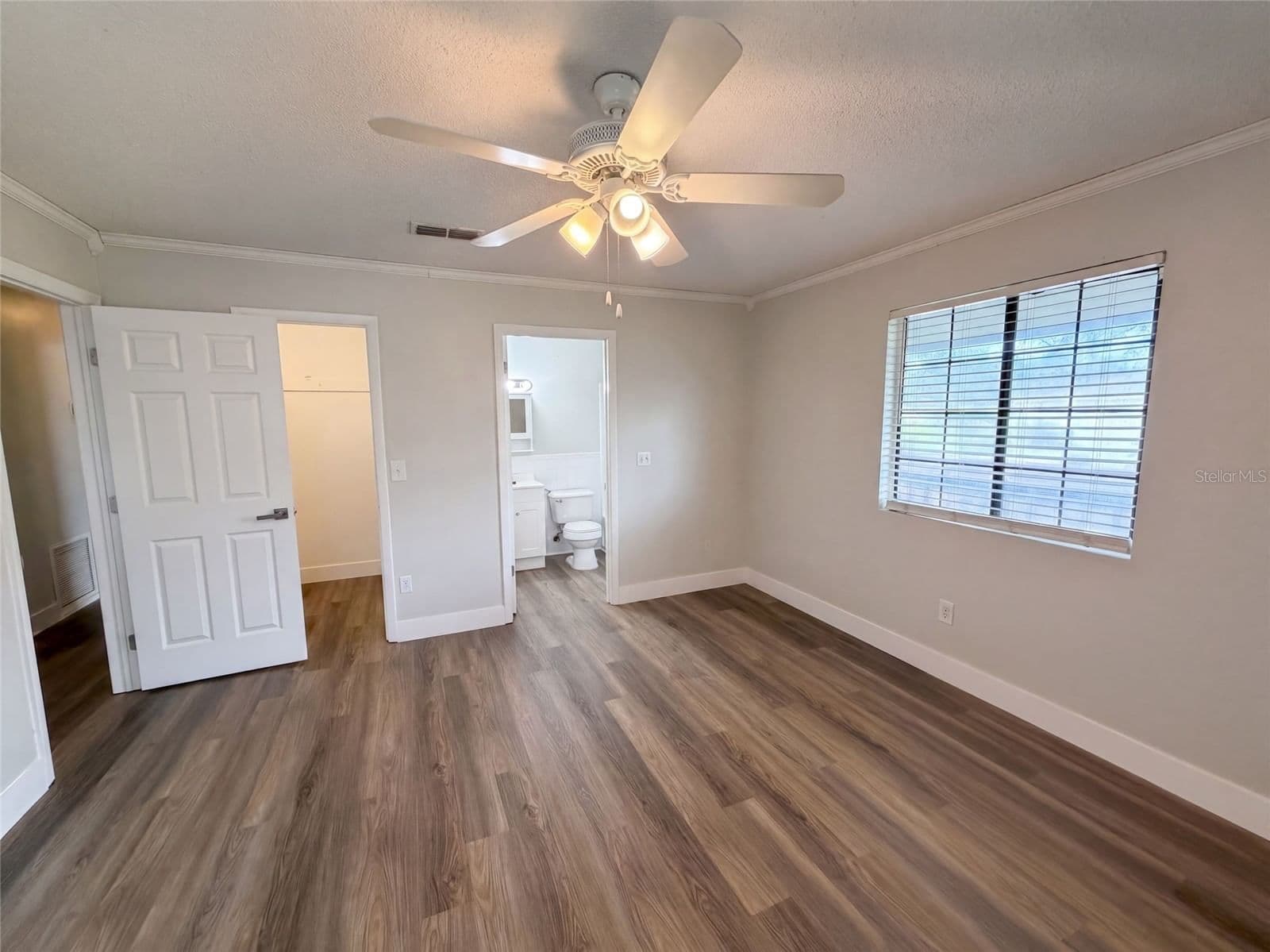 Photo 4 of 9307 8TH