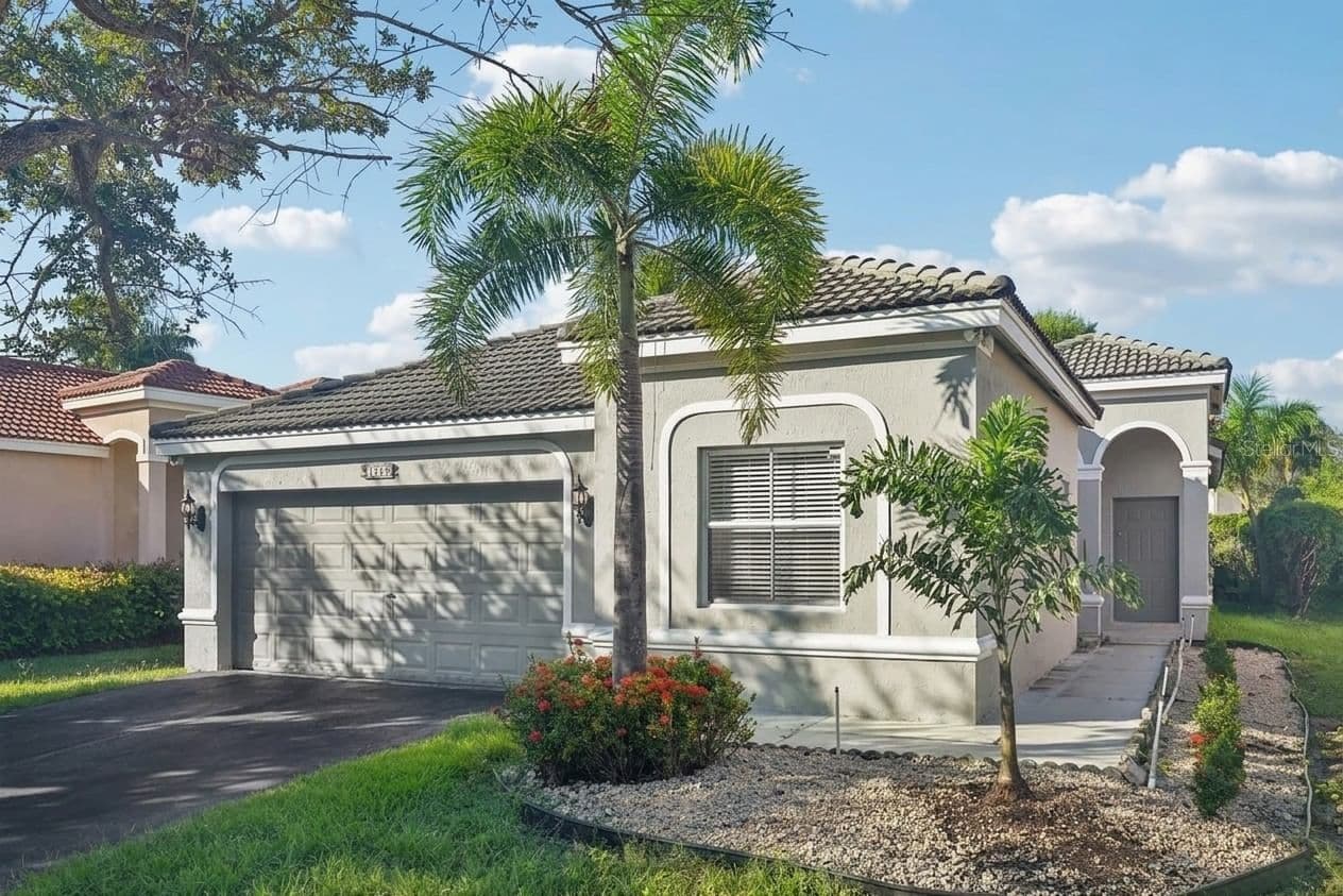 1283 CHINABERRY, Weston, FL