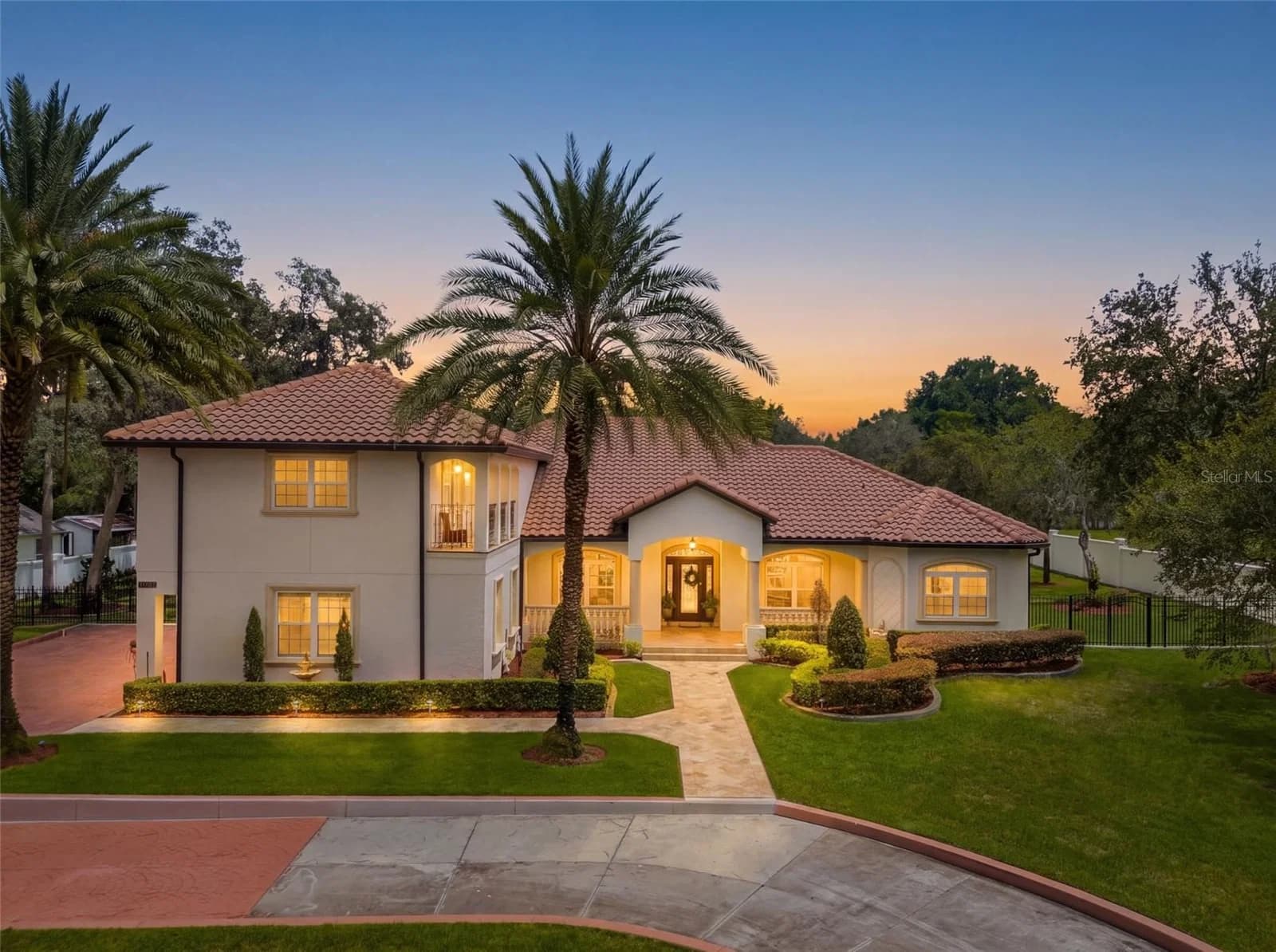4943 APOPKA VINELAND ROAD