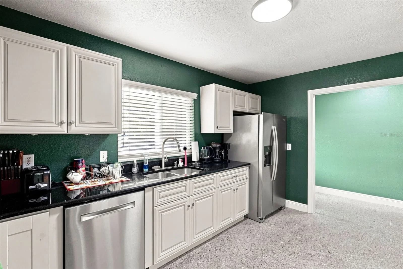Photo 5 of 8405 OAK BLUFF