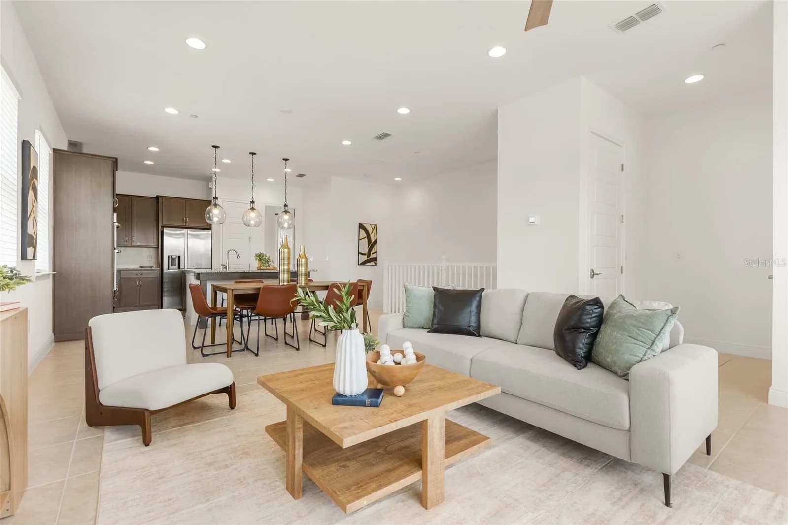 Photo 4 of 9892 BUCKLOW HILL