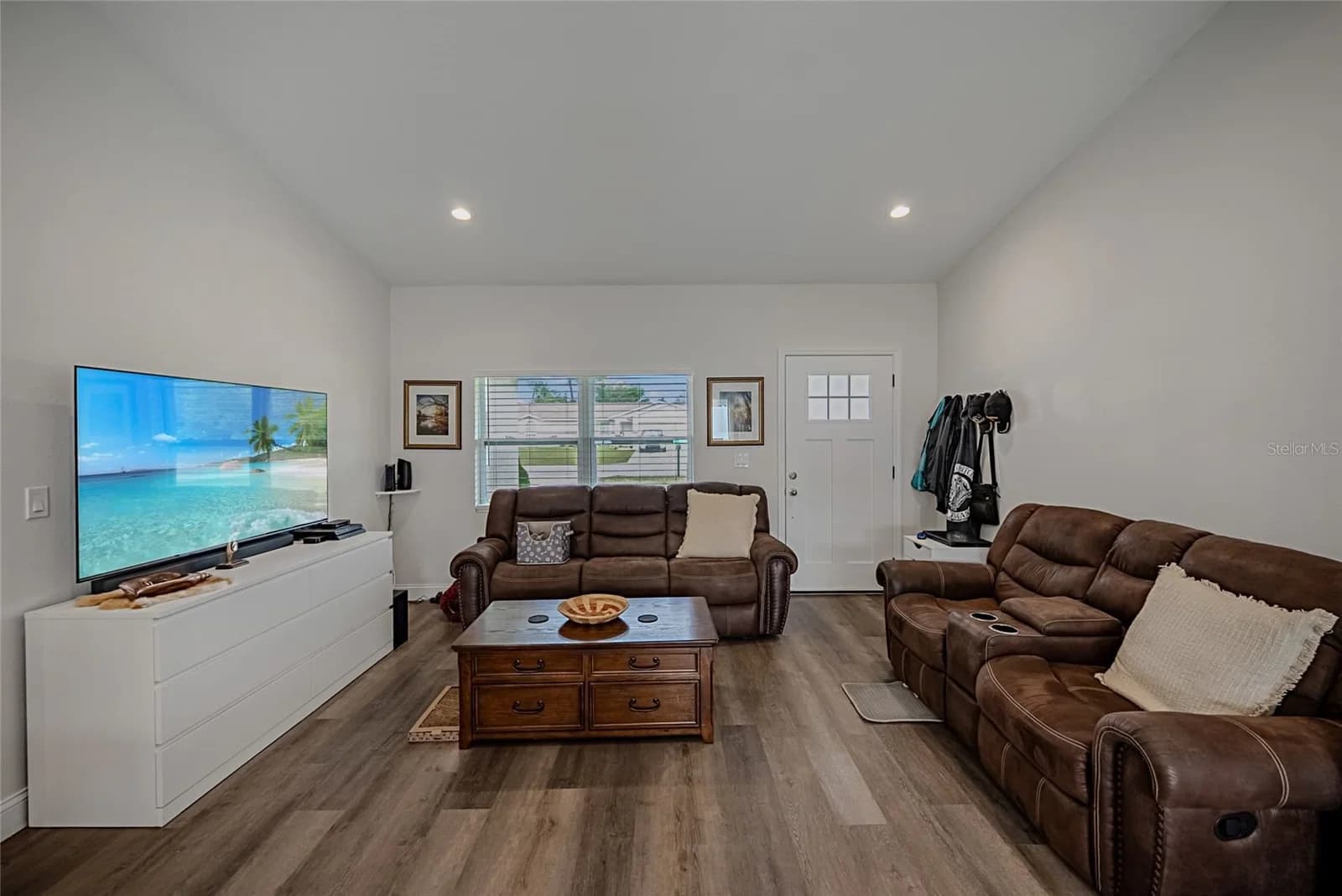 Photo 5 of 15458 23RD COURT