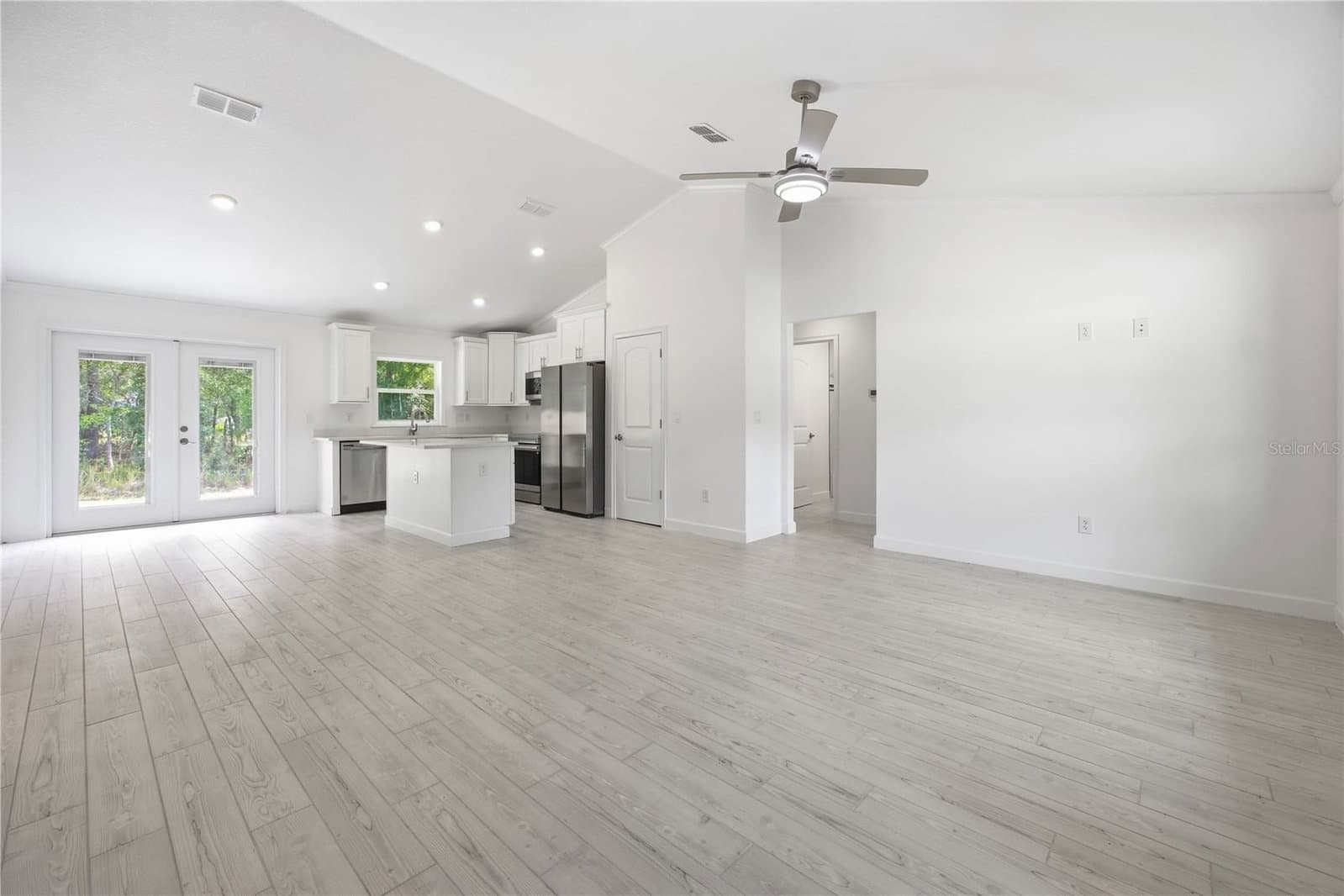 Photo 5 of 15649 40TH