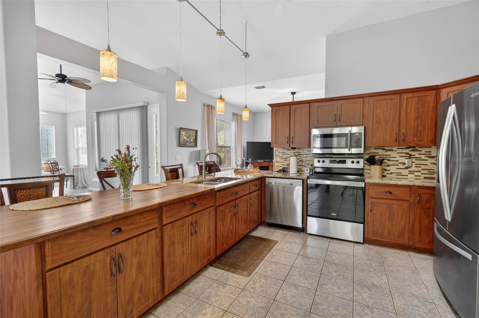 Photo 4 of 2515 53RD AVENUE