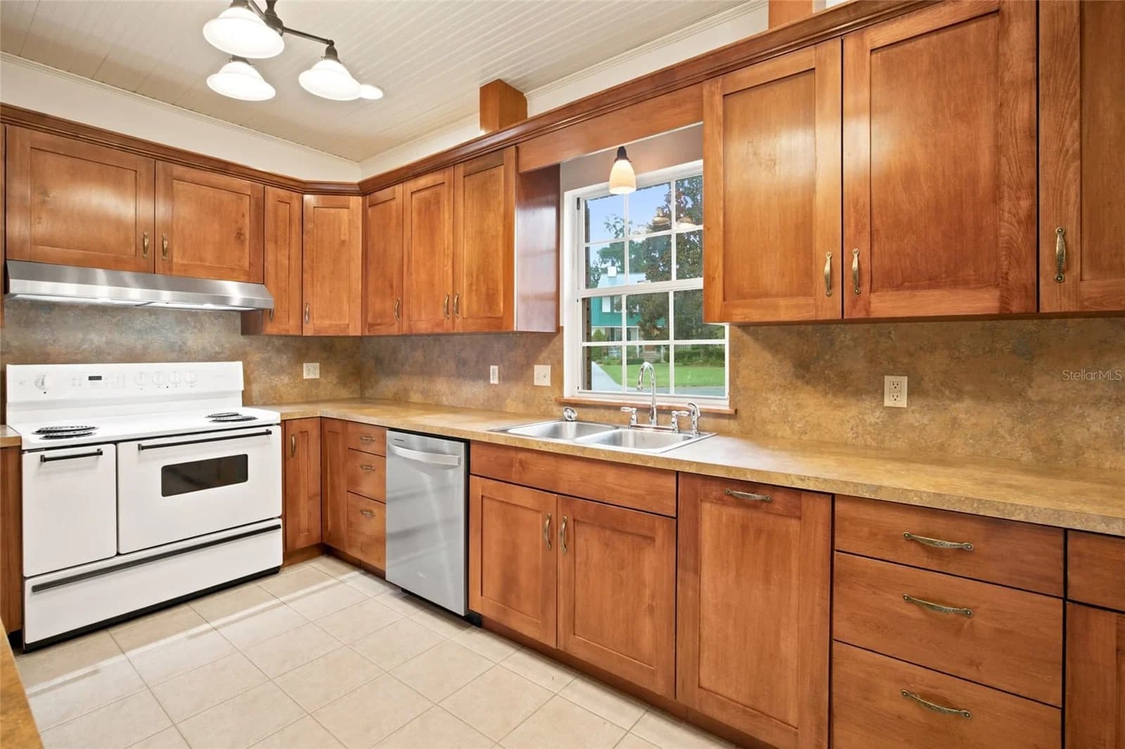 Photo 5 of 3220 21ST