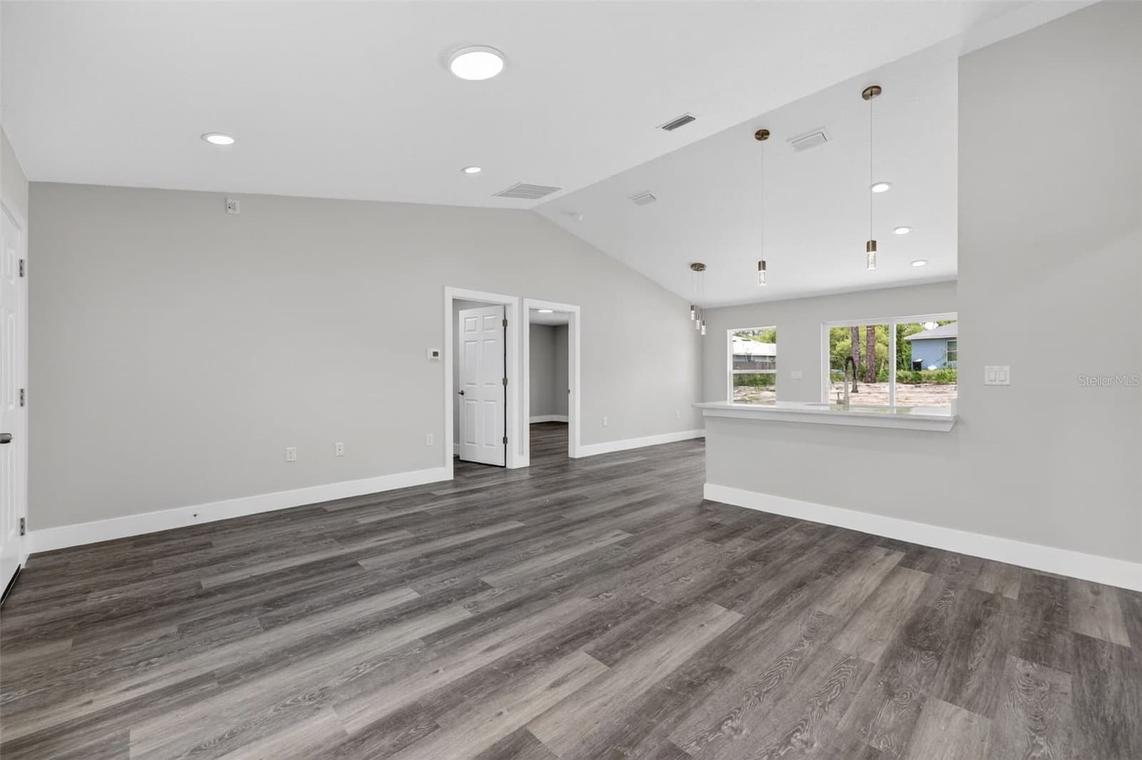 Photo 4 of 498 MARION OAKS