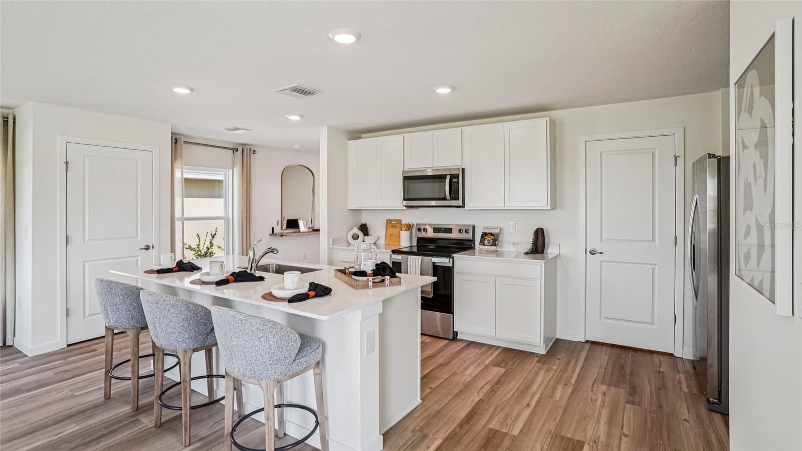 Photo 5 of 2118 33RD