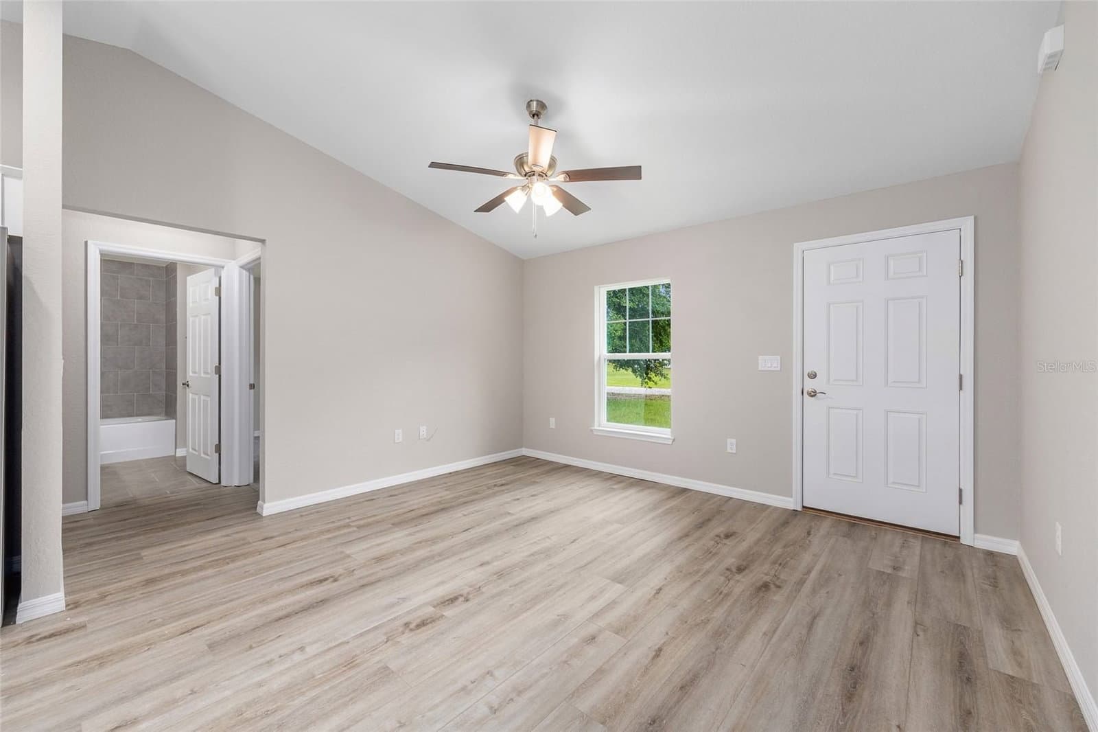 Photo 4 of 14719 23RD