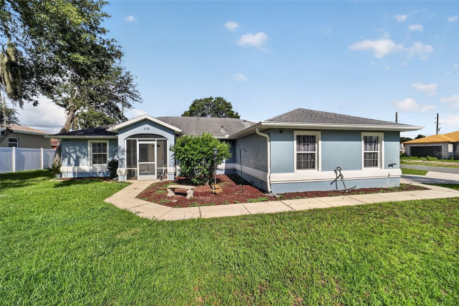 Photo 4 of 304 MARION OAKS