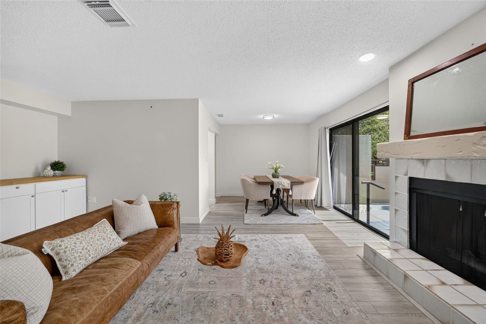 Photo 5 of 3867 17TH STREET
