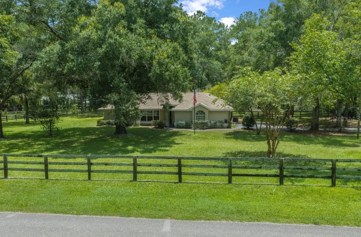 4 HIALEAH