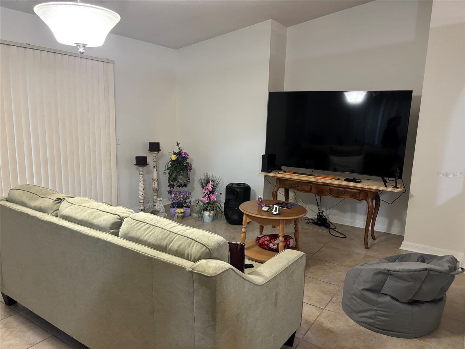 Photo 4 of 304 MARION OAKS