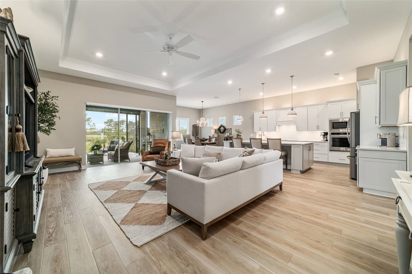 Photo 4 of 8606 61ST