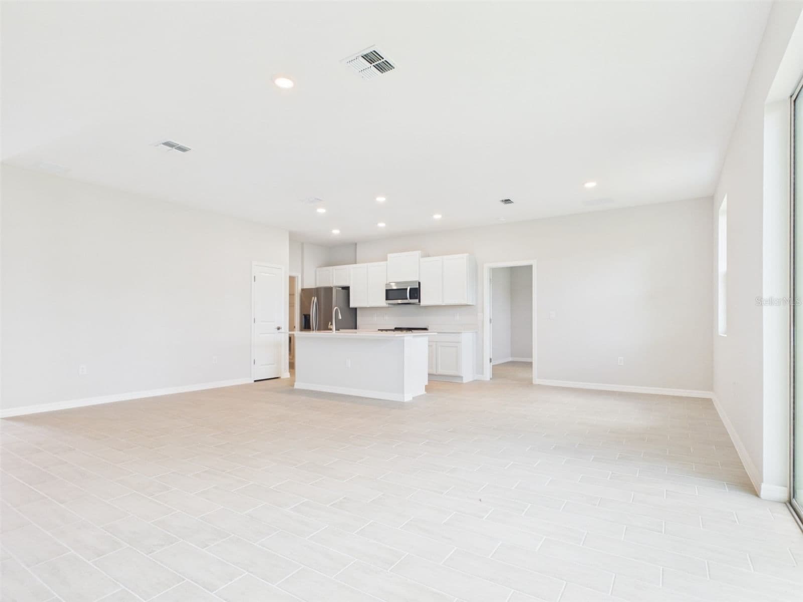 Photo 5 of 16980 44TH