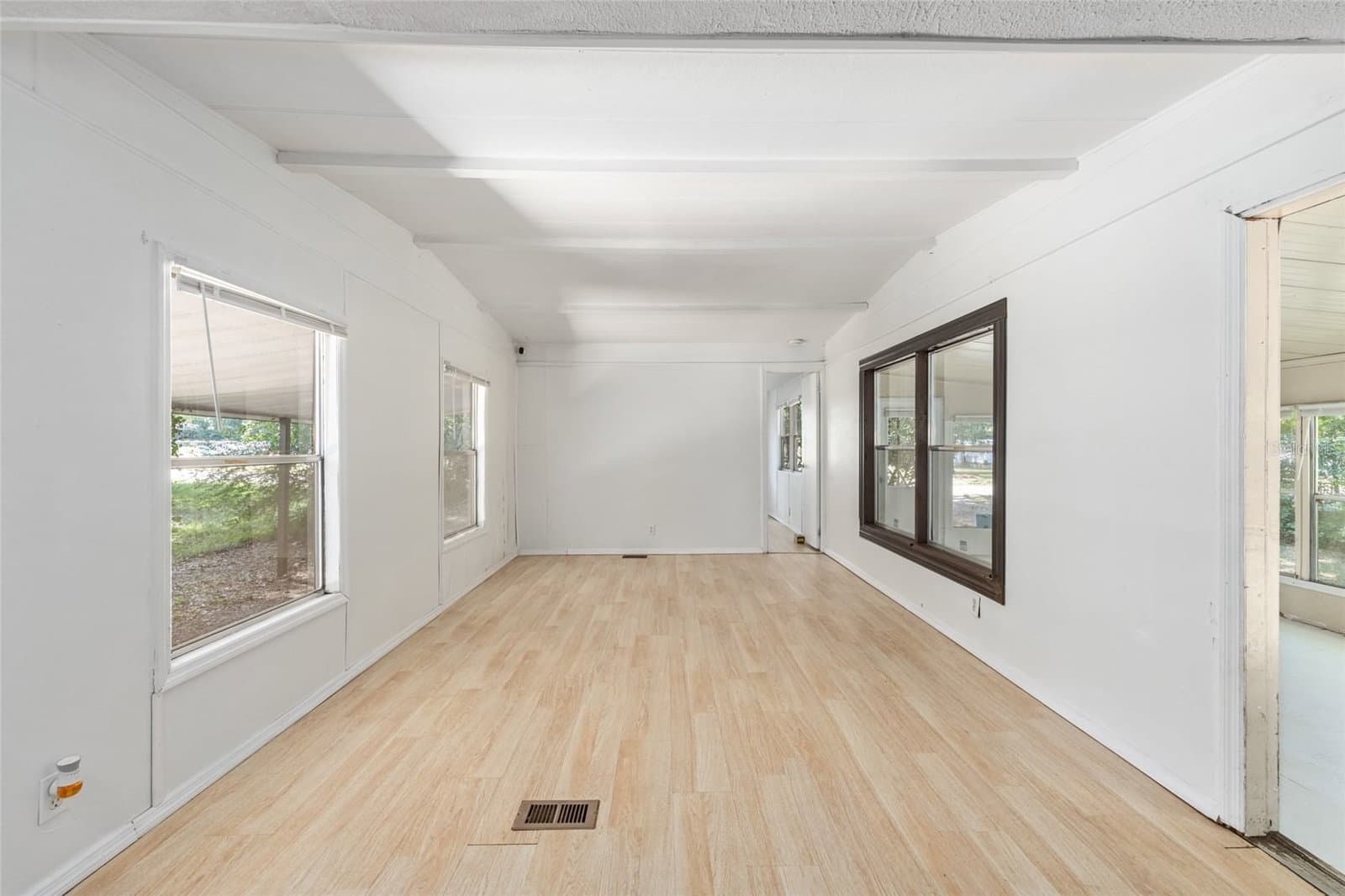 Photo 5 of 2901 91ST