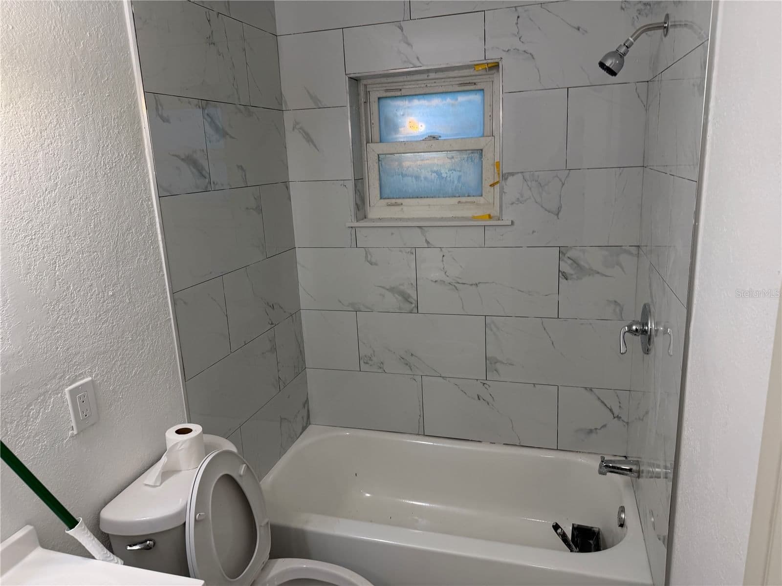 Photo 4 of 2715 1ST