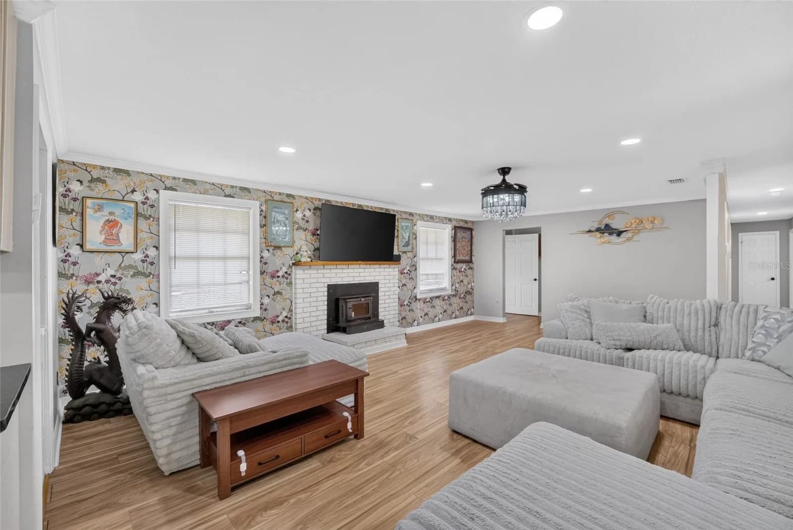 Photo 4 of 5100 44TH AVENUE