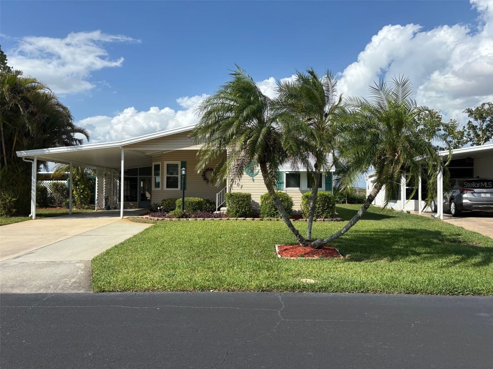 6107 GRAND OAKS