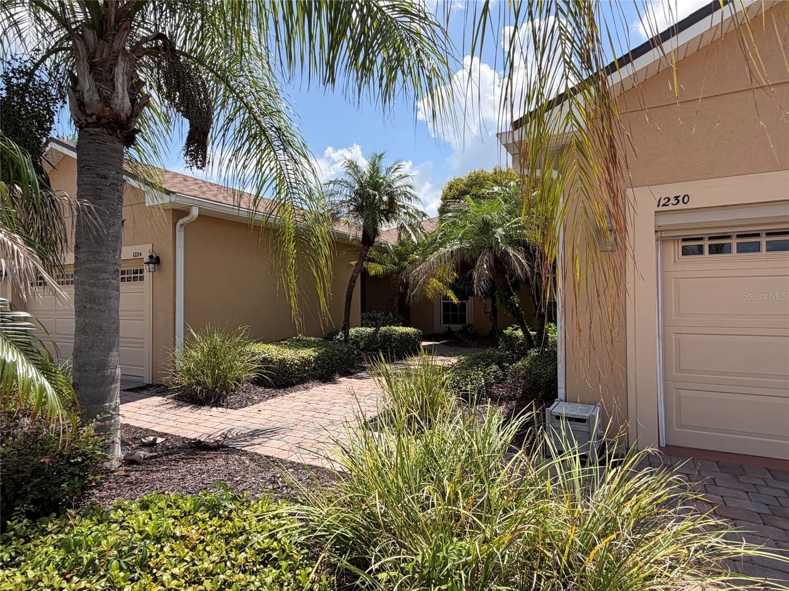 1224 VIENNA SQUARE