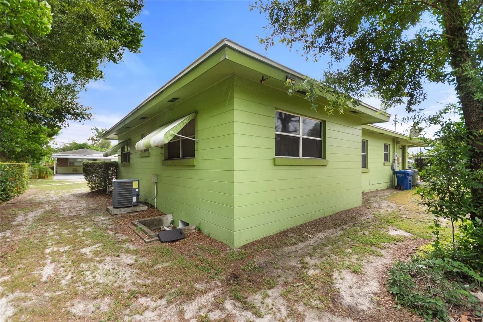 Photo 4 of 601 AVENUE U