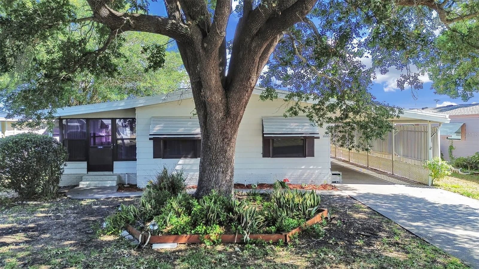 1688 FOXWAY DR