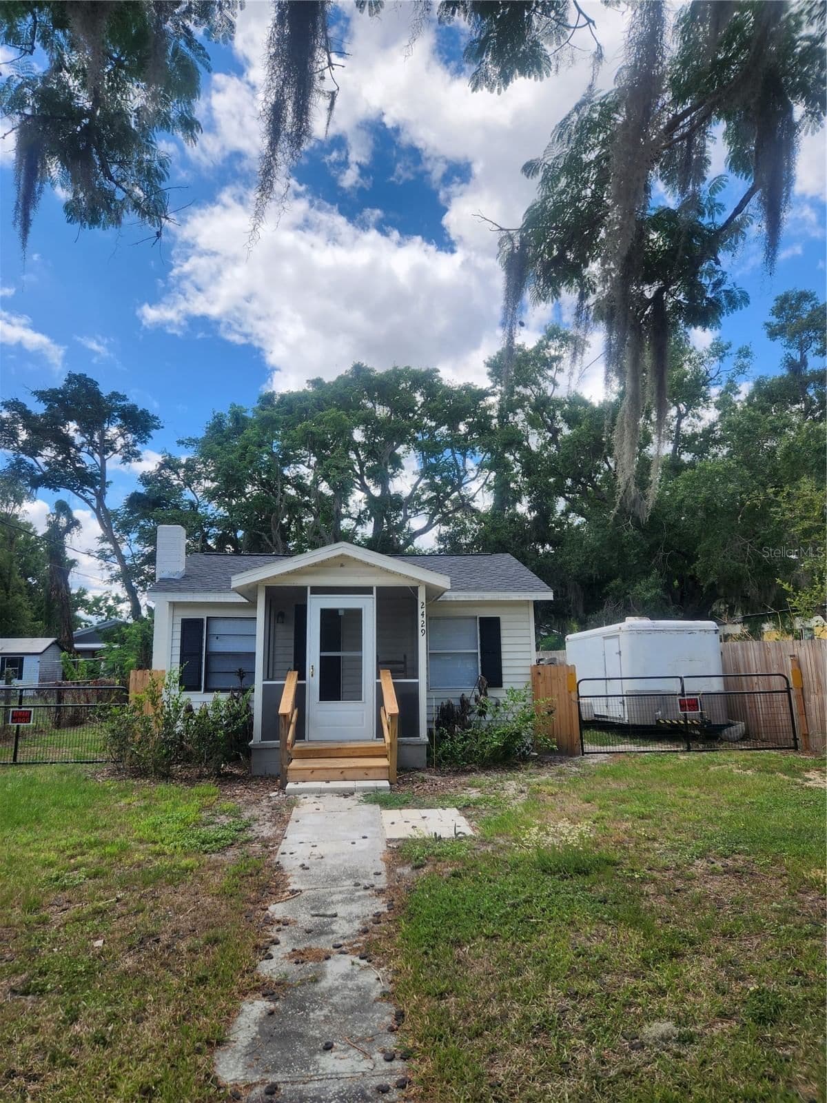 2429 LAKEVIEW