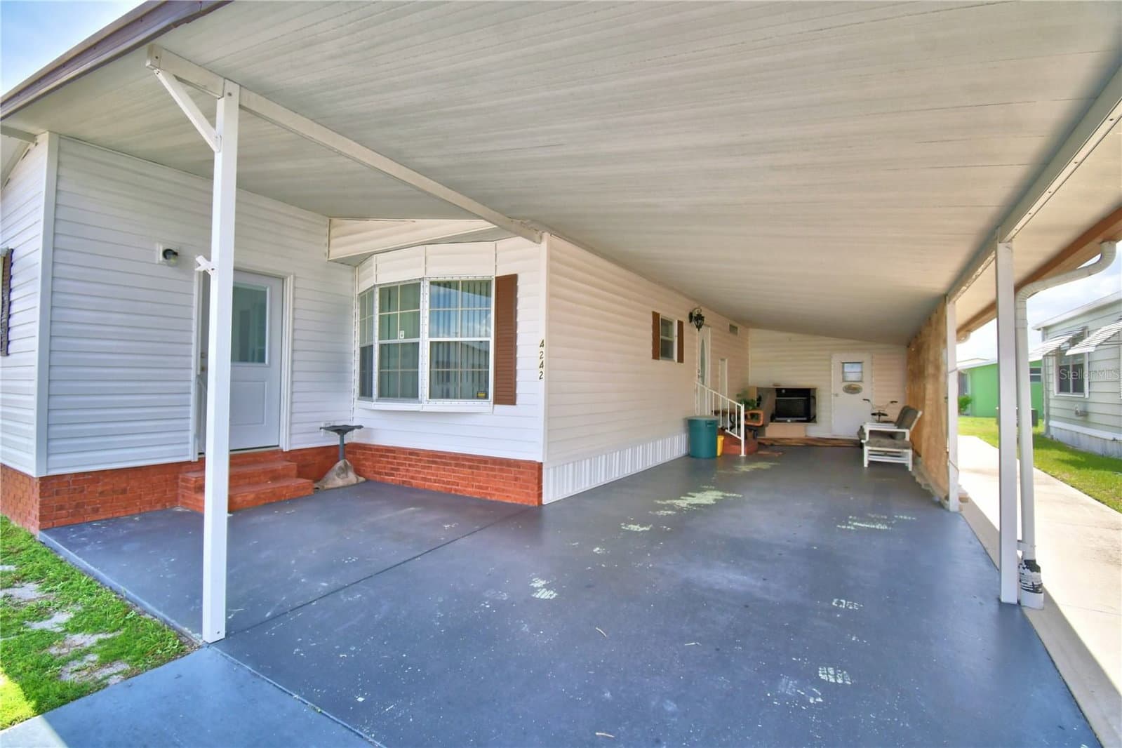 Photo 4 of 4242 CEDARWOOD