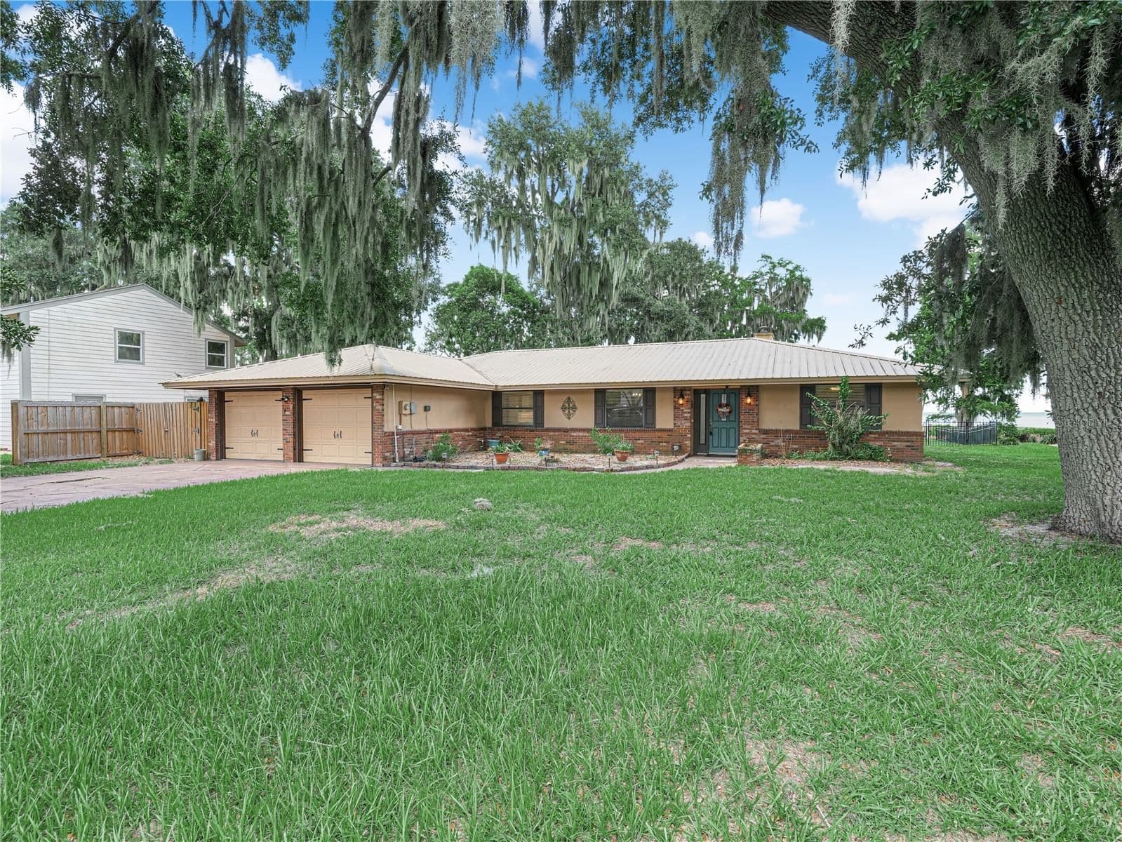 3038 SHADY WOOD