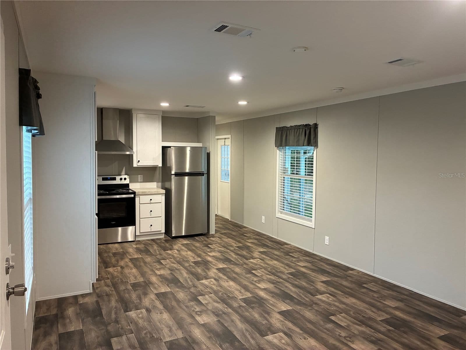 Photo 4 of 263 EDGEWOOD