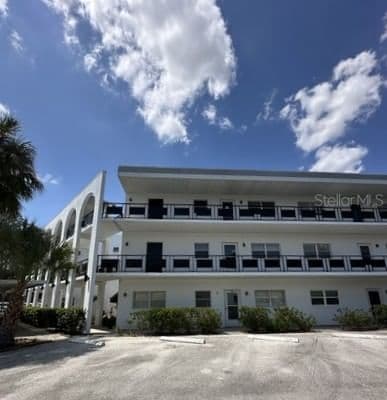 100 EL CAMINO DR