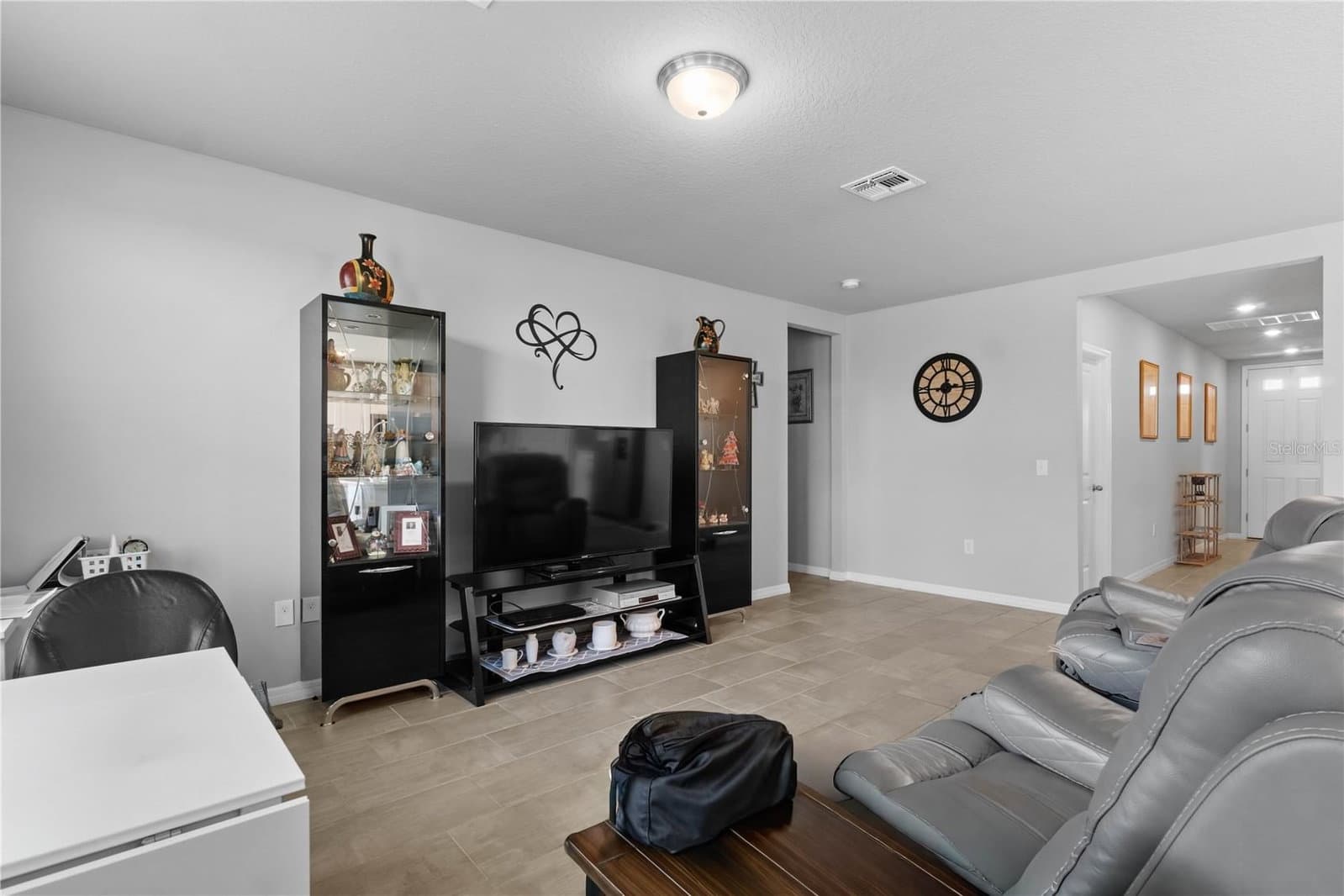 Photo 4 of 1502 BRANCHWOOD