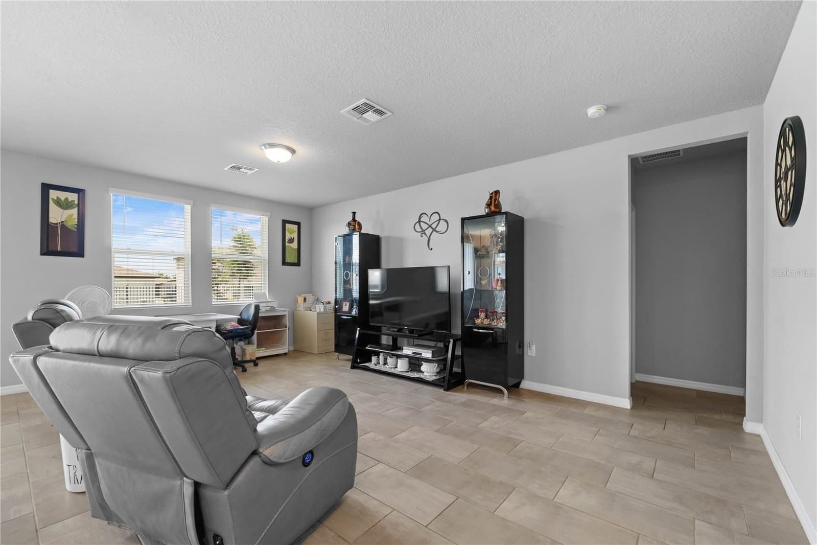 Photo 5 of 1502 BRANCHWOOD