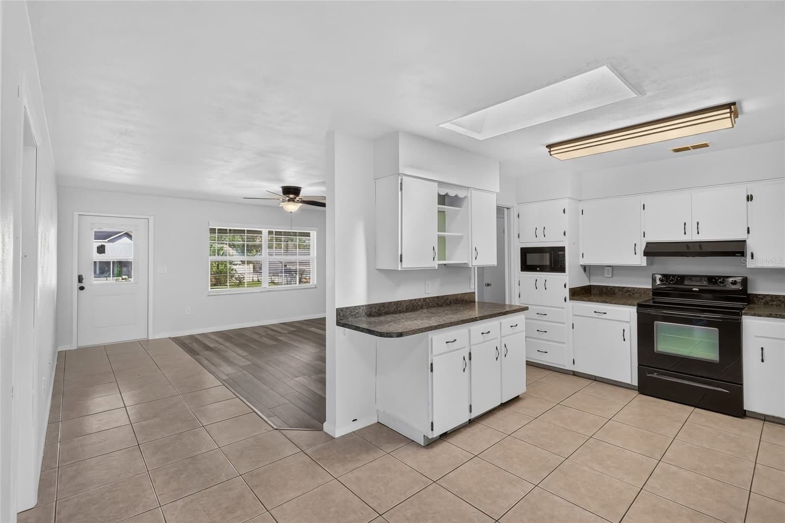 3203 CARLETON